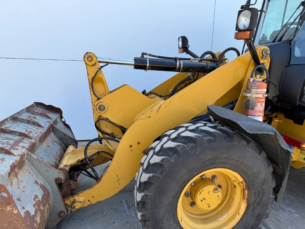 CAT 908H - Quick Coupler / Automatic Greasing