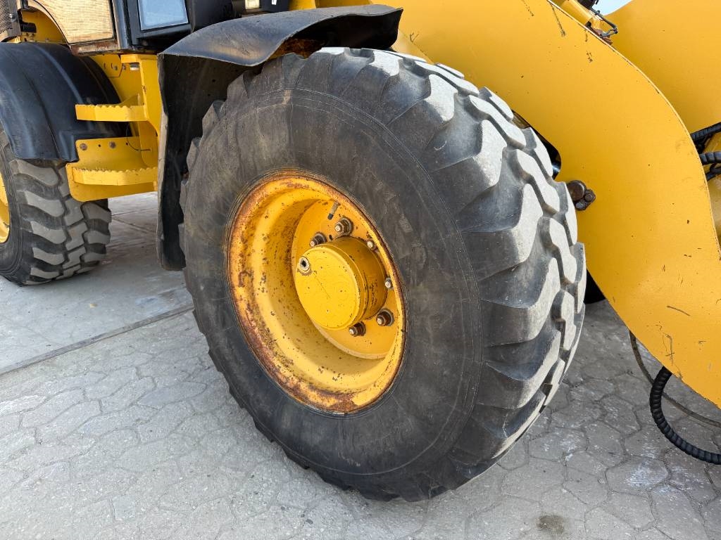 CAT 908H - Quick Coupler / Automatic Greasing