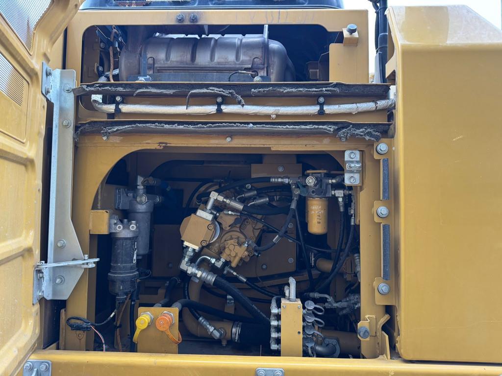 CAT 326F L