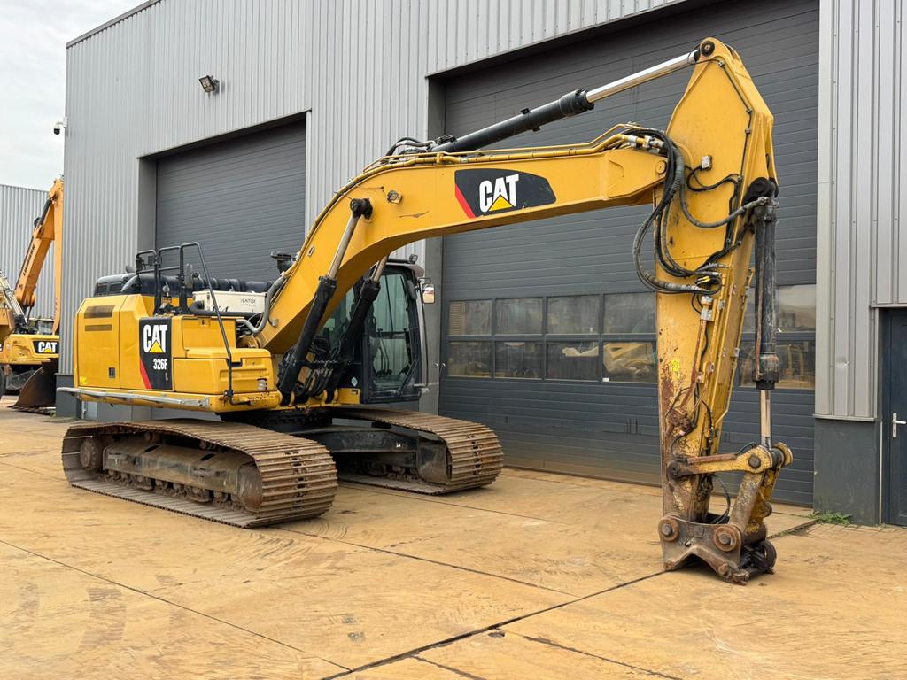 CAT 326F L