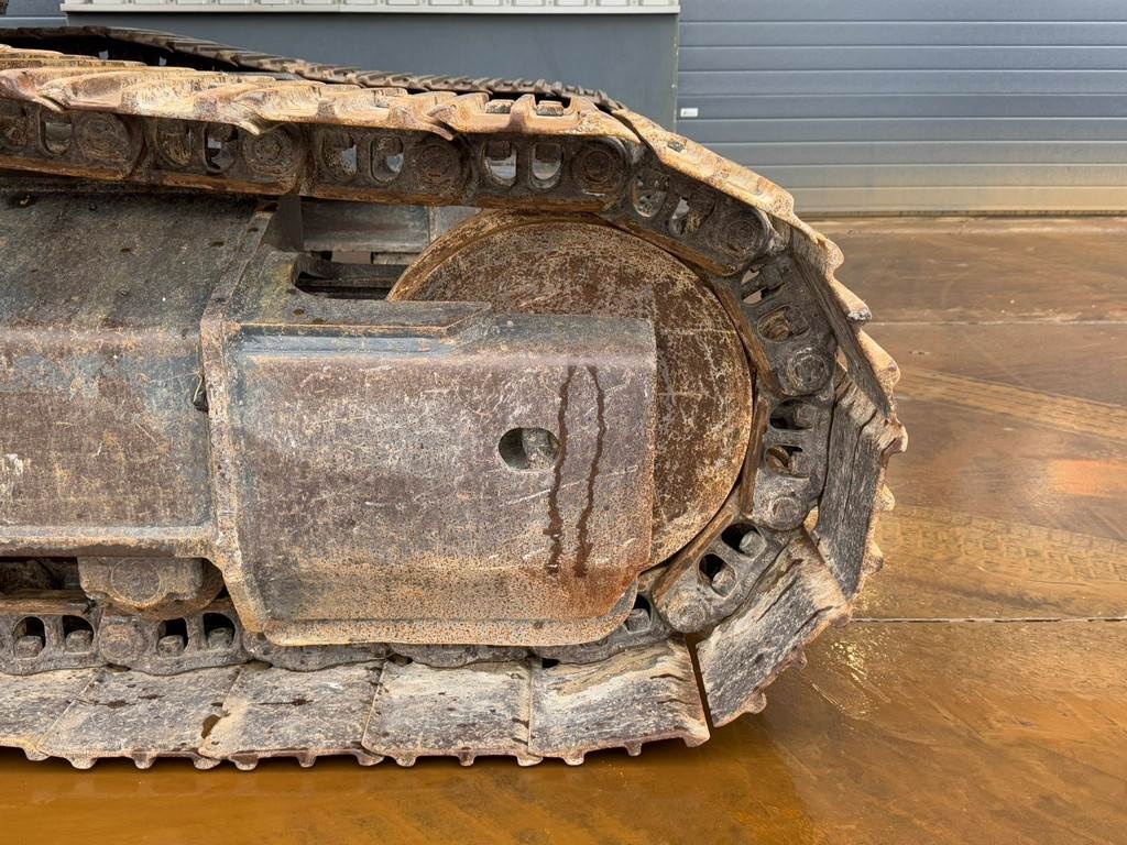 Komatsu HB215LC-1 HB