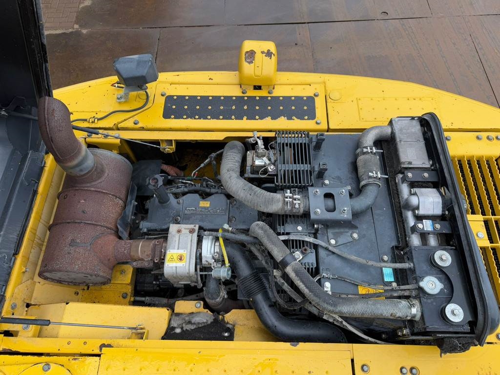 Komatsu HB215LC-1 HB