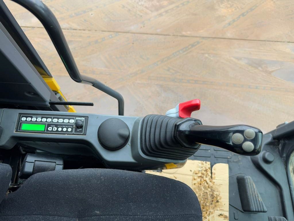 Komatsu HB215LC-1 HB
