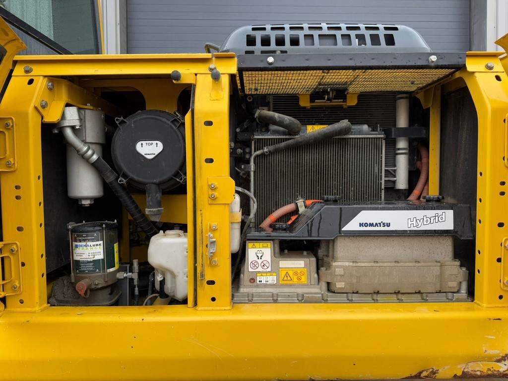 Komatsu HB215LC-1 HB