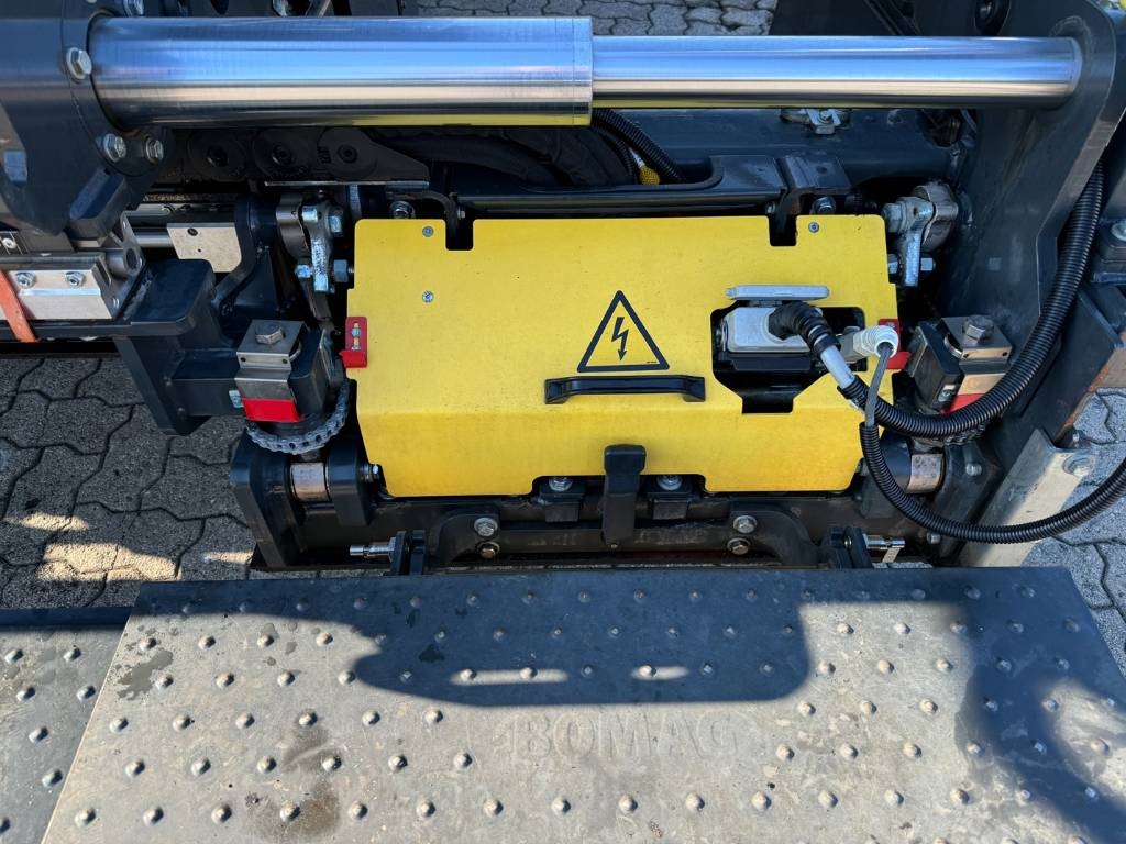 Bomag BF 300 C-2