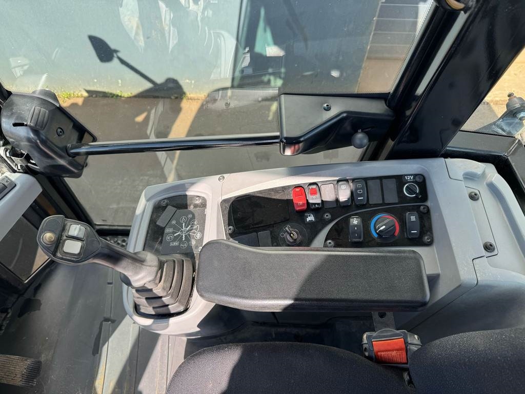 CAT 908M
