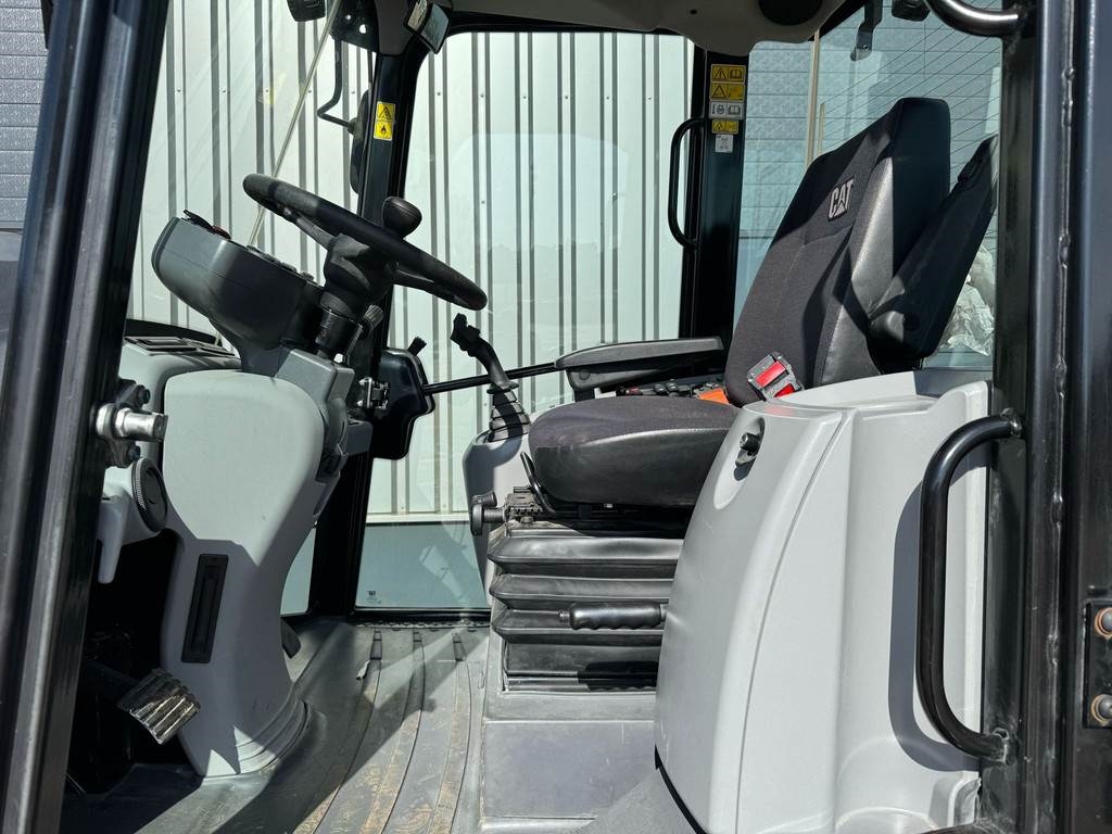 CAT 908M