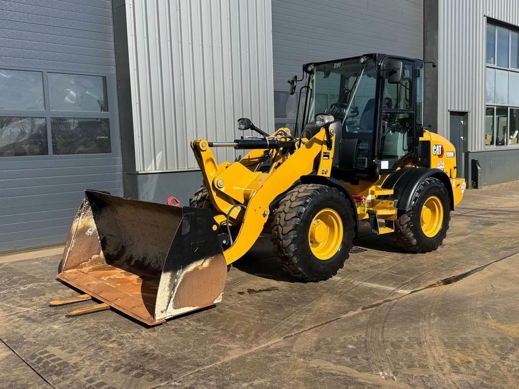 CAT 908M