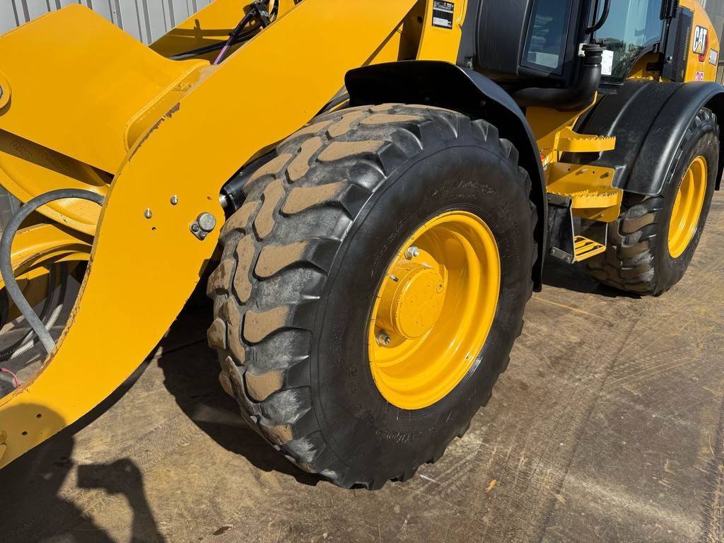 CAT 908M