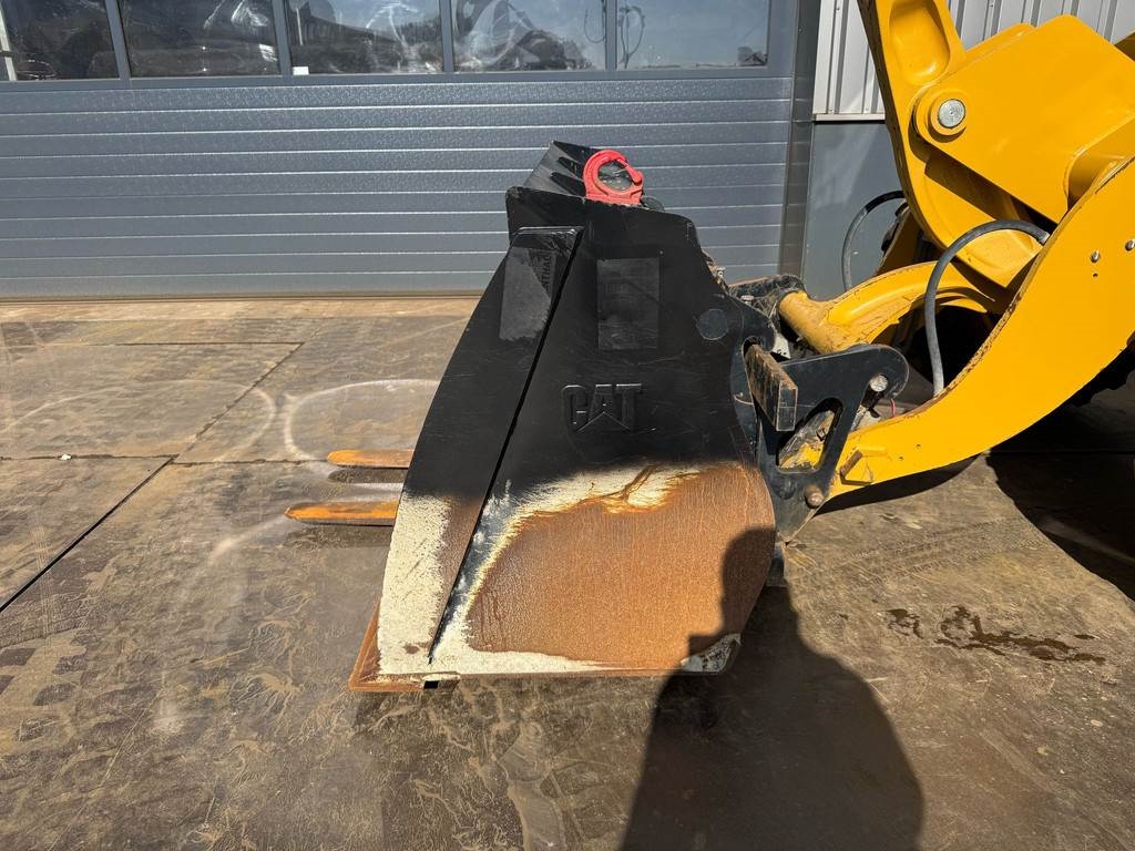 CAT 908M