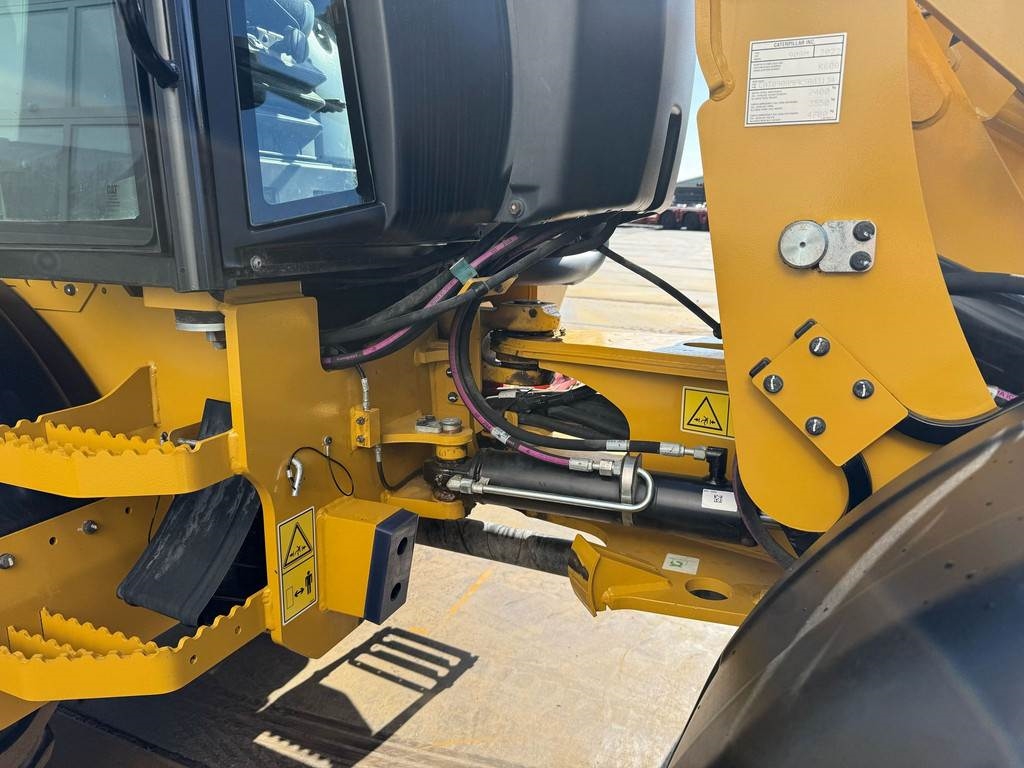 CAT 908M