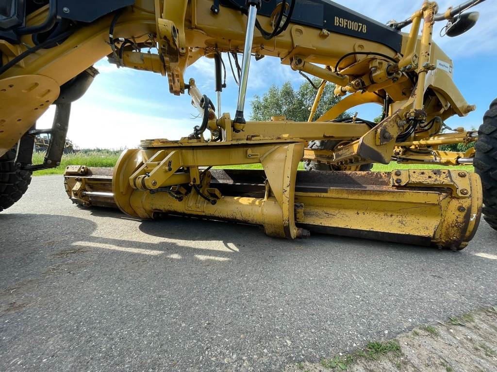 CAT 12M