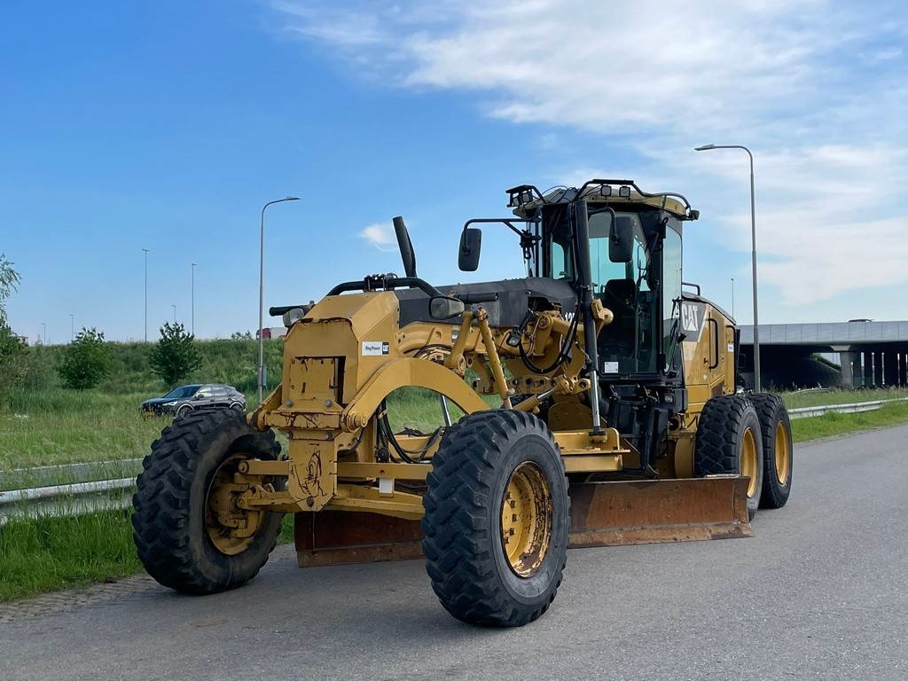CAT 12M
