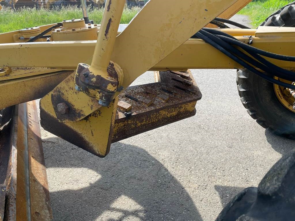 CAT 12M