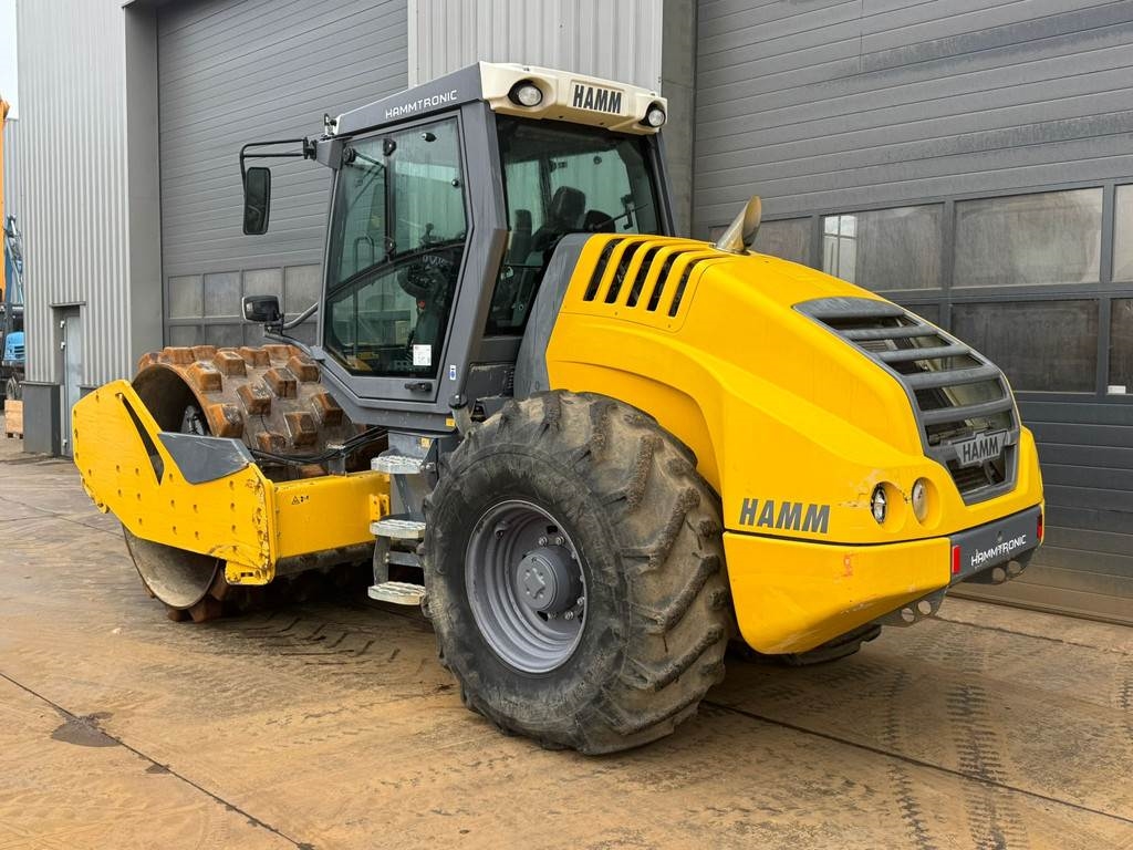 Hamm H13i Padfoot compactor