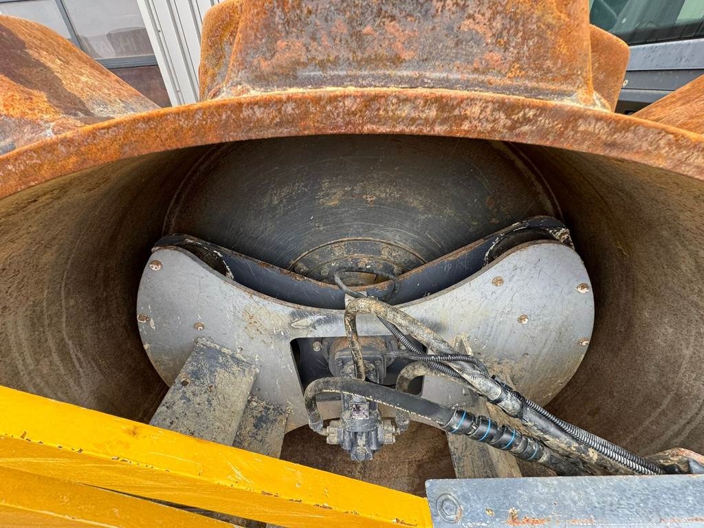 Hamm H13i Padfoot compactor