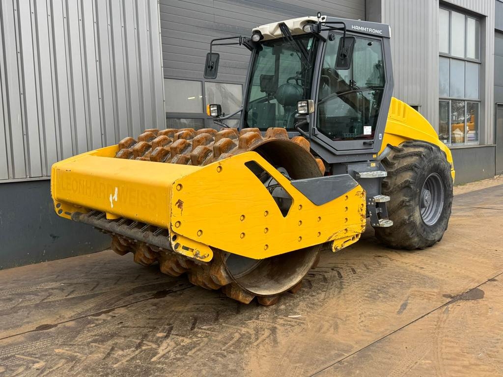 Hamm H13i Padfoot compactor
