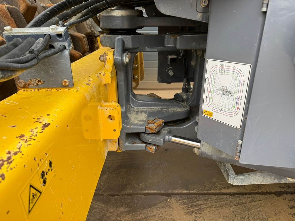 Hamm H13i Padfoot compactor
