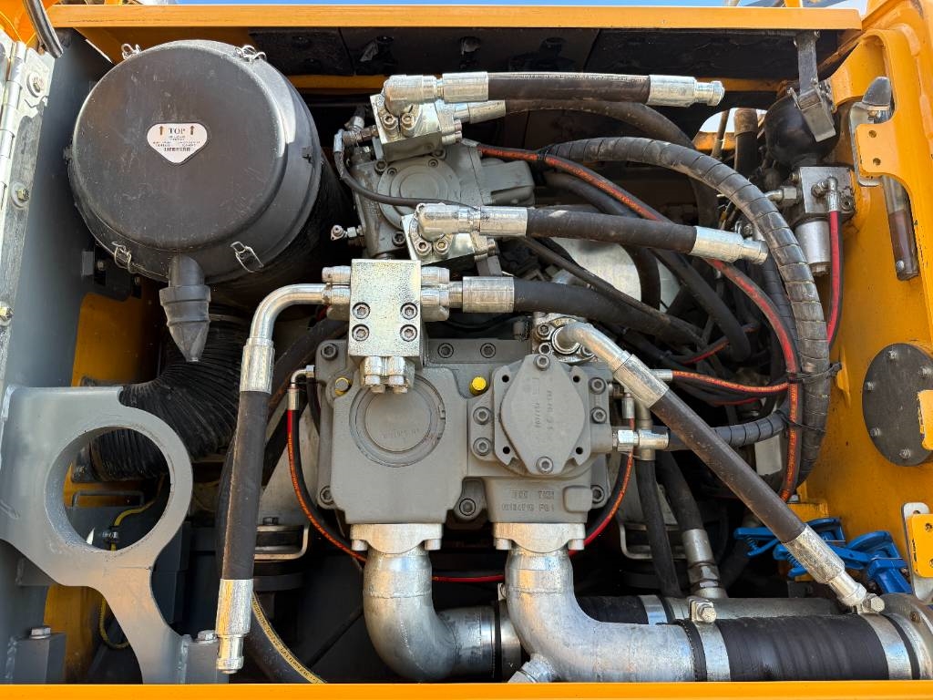 Liebherr R956 HD - Hammer Lines / Quick Coupler / Camera