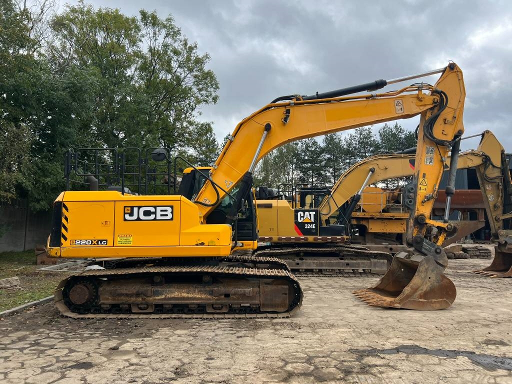 JCB 220X LC
