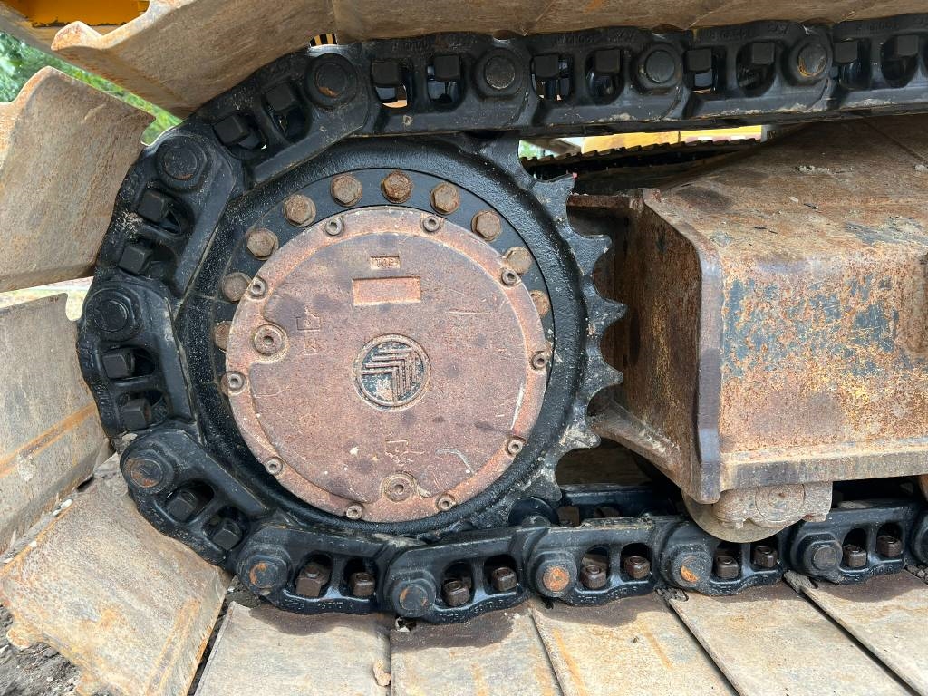 JCB 220X LC