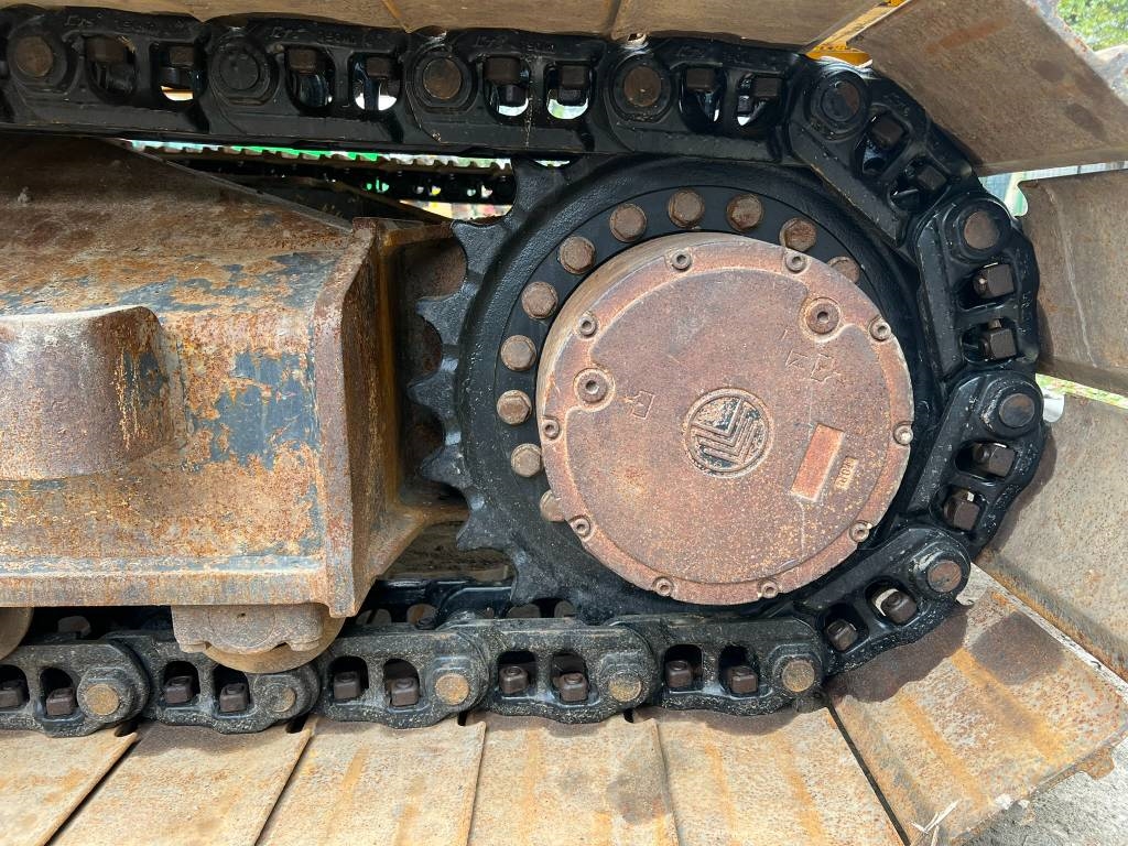 JCB 220X LC
