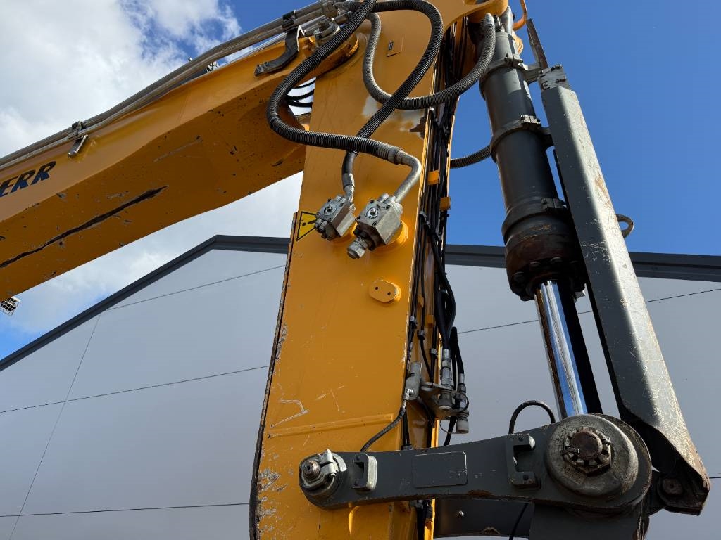 Liebherr R956 HD - Hammer Lines / Quick Coupler / Camera