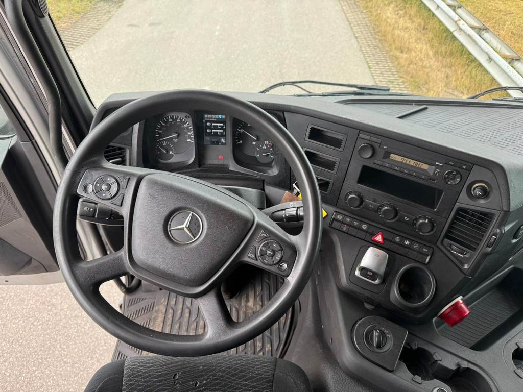 Mercedes-Benz Arocs 4848 8x8