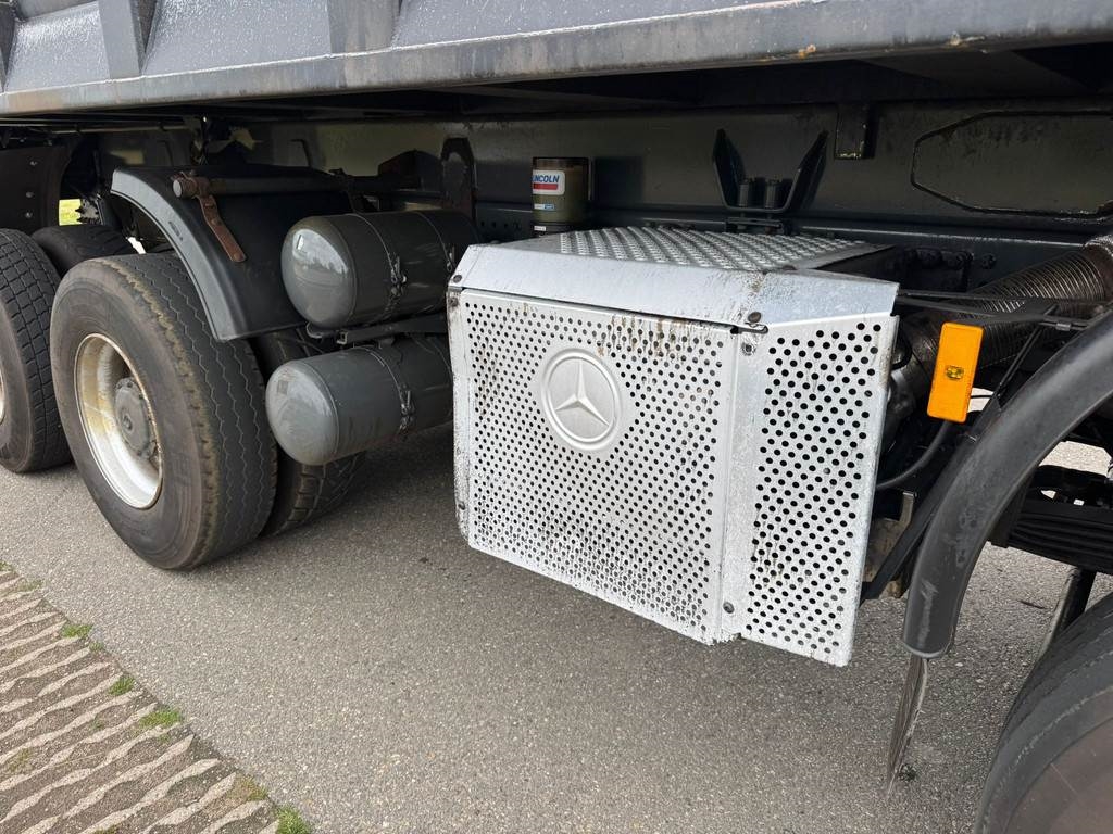 Mercedes-Benz Arocs 4848 8x8