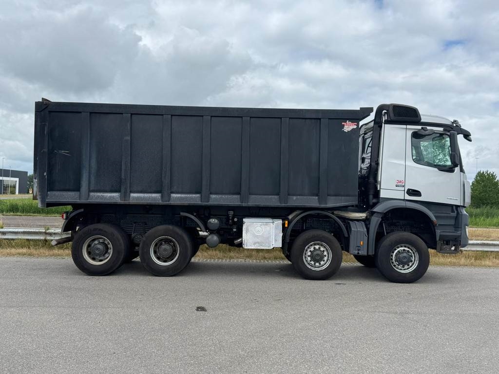 Mercedes-Benz Arocs 4848 8x8