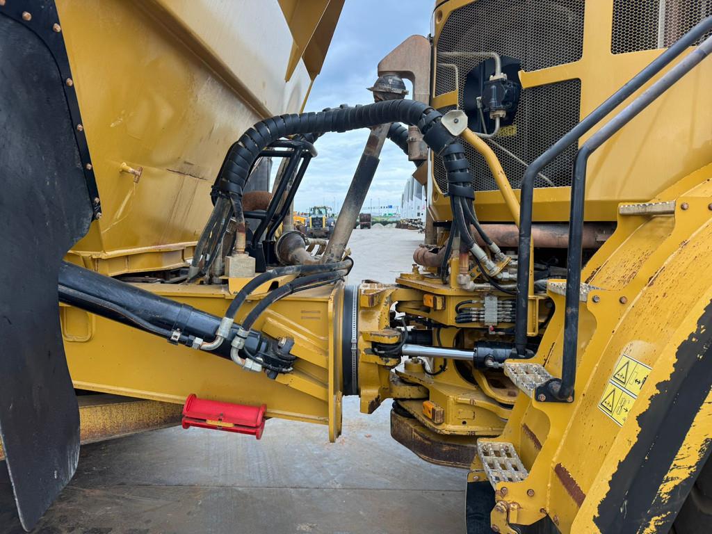 CAT 735C - CAT Rebuild transmission