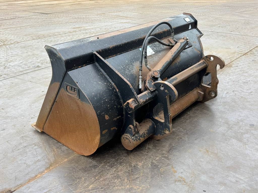 [Other] ZFE Side-Tilting bucket