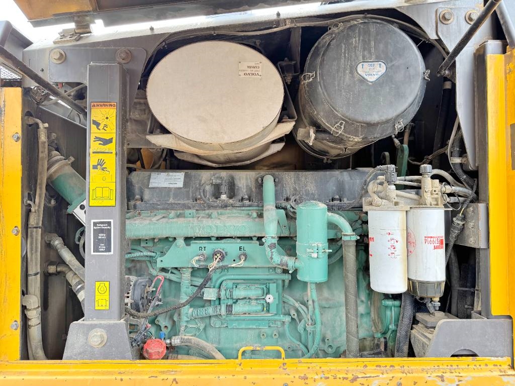 Volvo G970 - 5.5 Meter Blade / EPA Certified