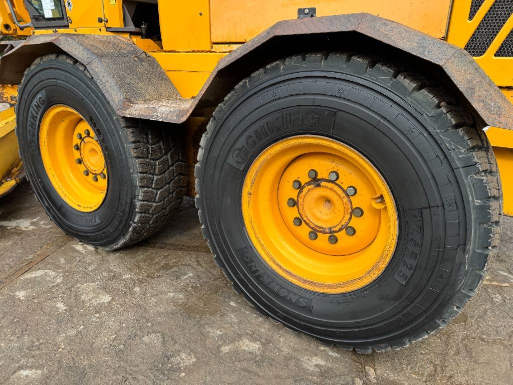 Volvo G970 - 5.5 Meter Blade / EPA Certified