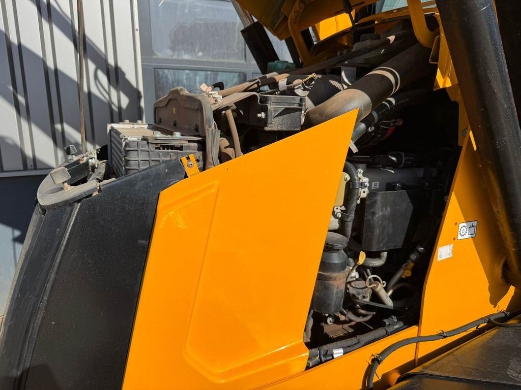 JCB 3DX 4x4 Xtra with extendable boom