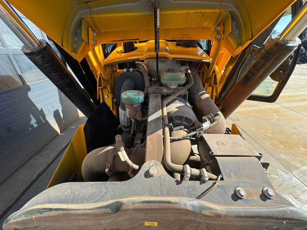 JCB 3DX 4x4 Xtra with extendable boom
