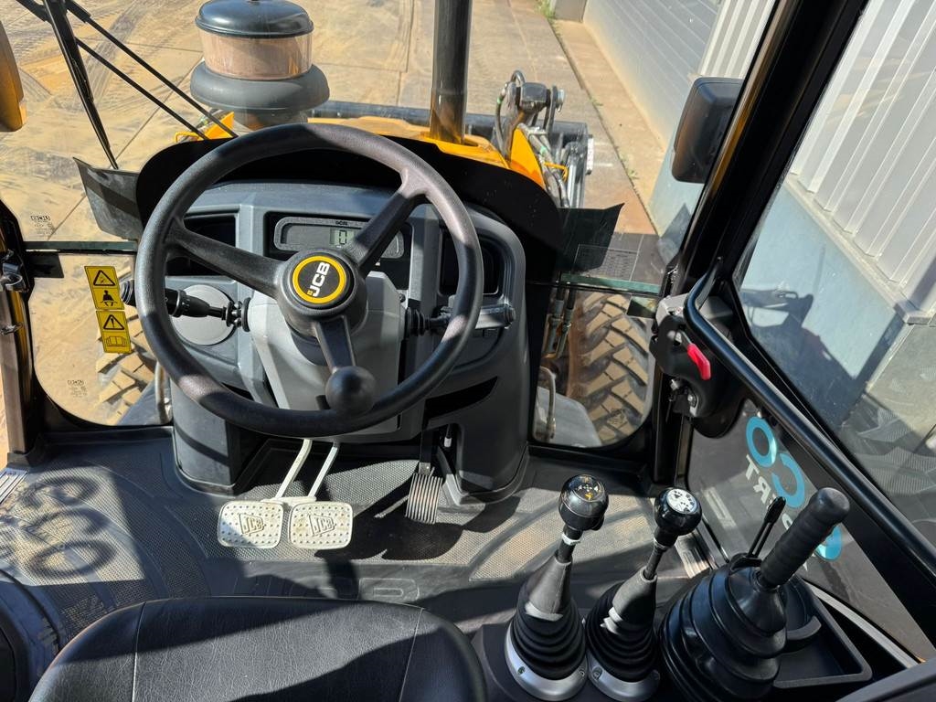 JCB 3DX 4x4 Xtra with extendable boom