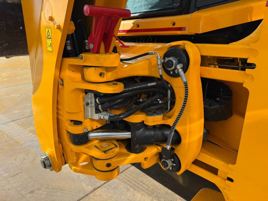 JCB 3DX 4x4 Xtra with extendable boom