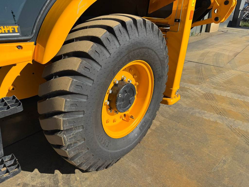 JCB 3DX 4x4 Xtra with extendable boom