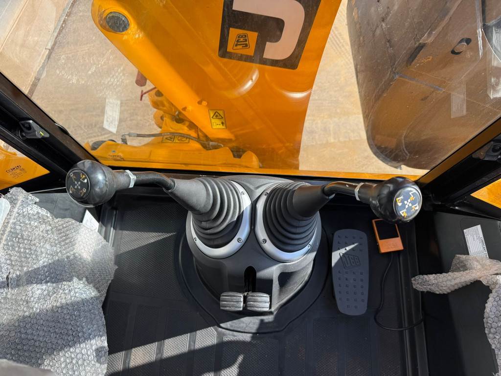 JCB 3DX 4x4 Xtra with extendable boom