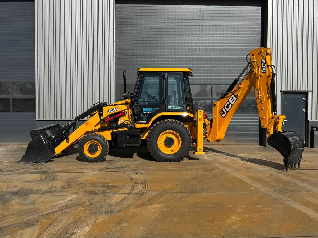 JCB 3DX 4x4 Xtra with extendable boom