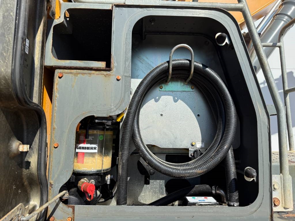 Liebherr R926NLC - Oilquick Tilting Bucket German Machine