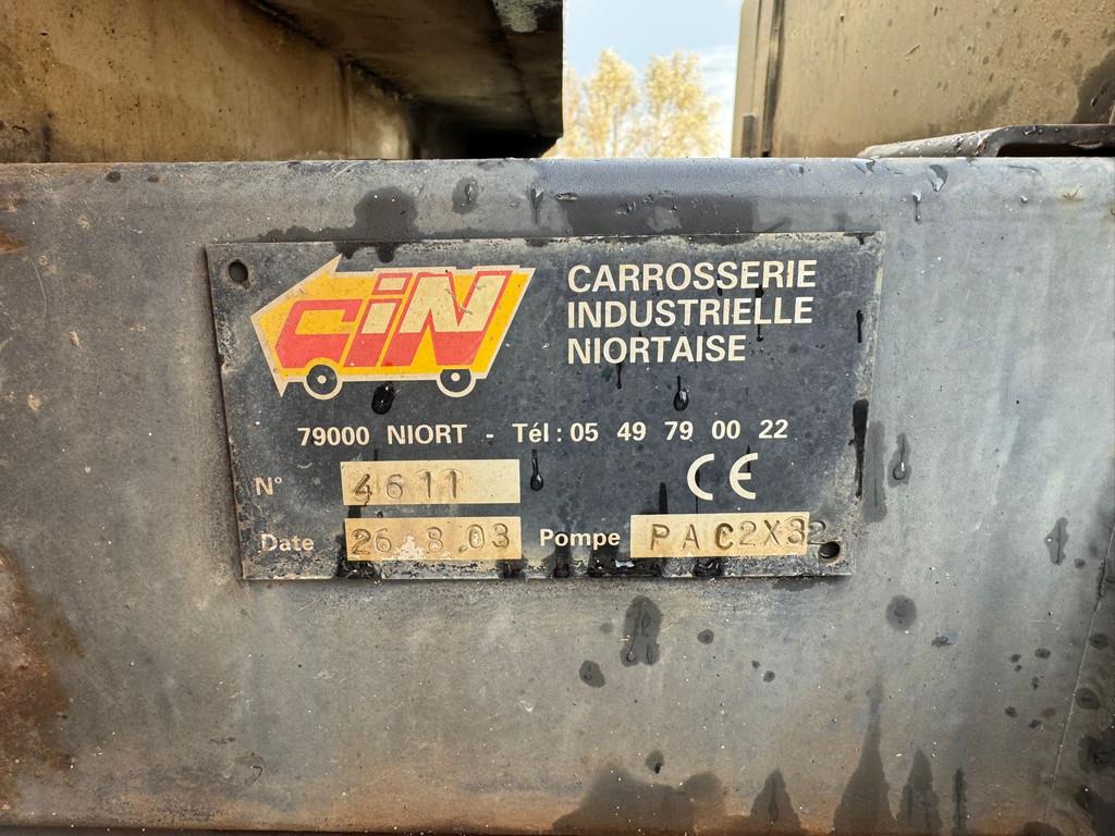 Renault Kerax 370 6x4 Kipper