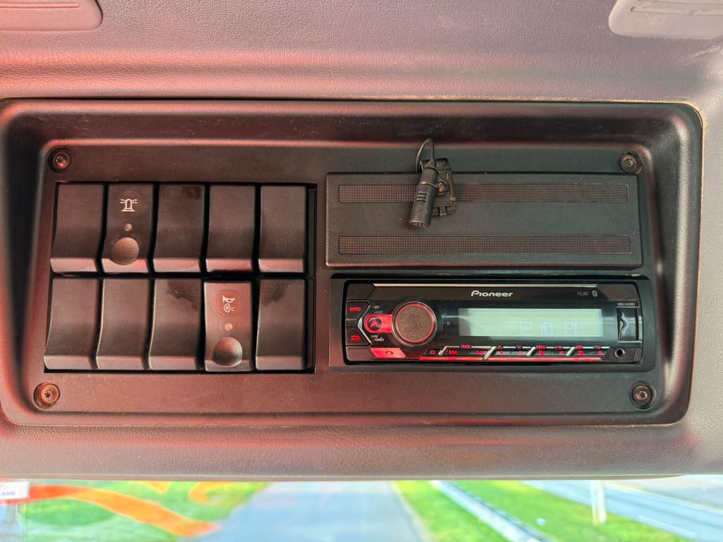 Renault Kerax 370 6x4 Kipper