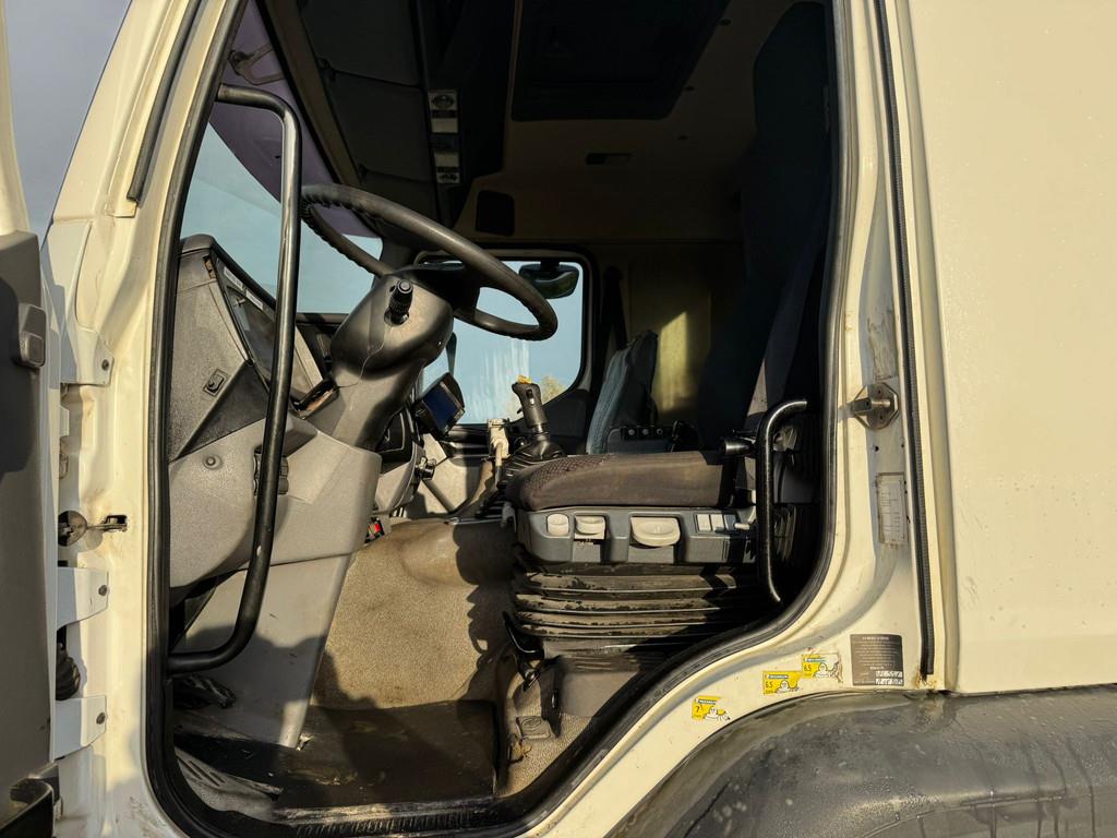 Renault Kerax 370 6x4 Kipper