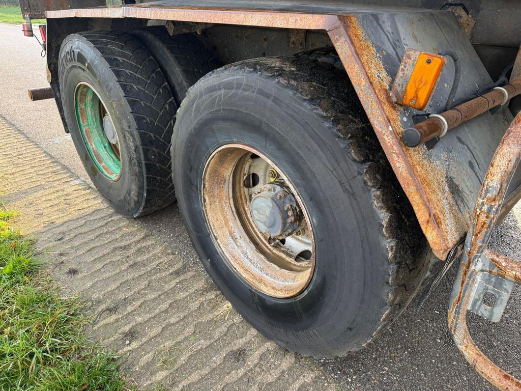 Renault Kerax 370 6x4 Kipper