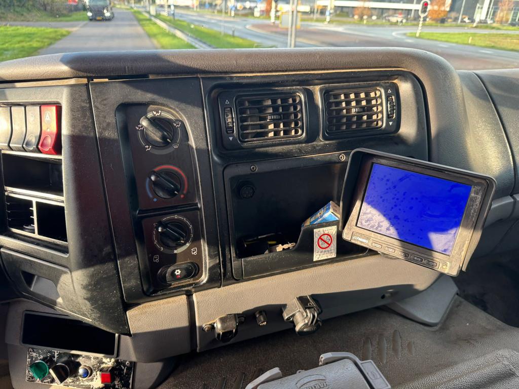 Renault Kerax 370 6x4 Kipper