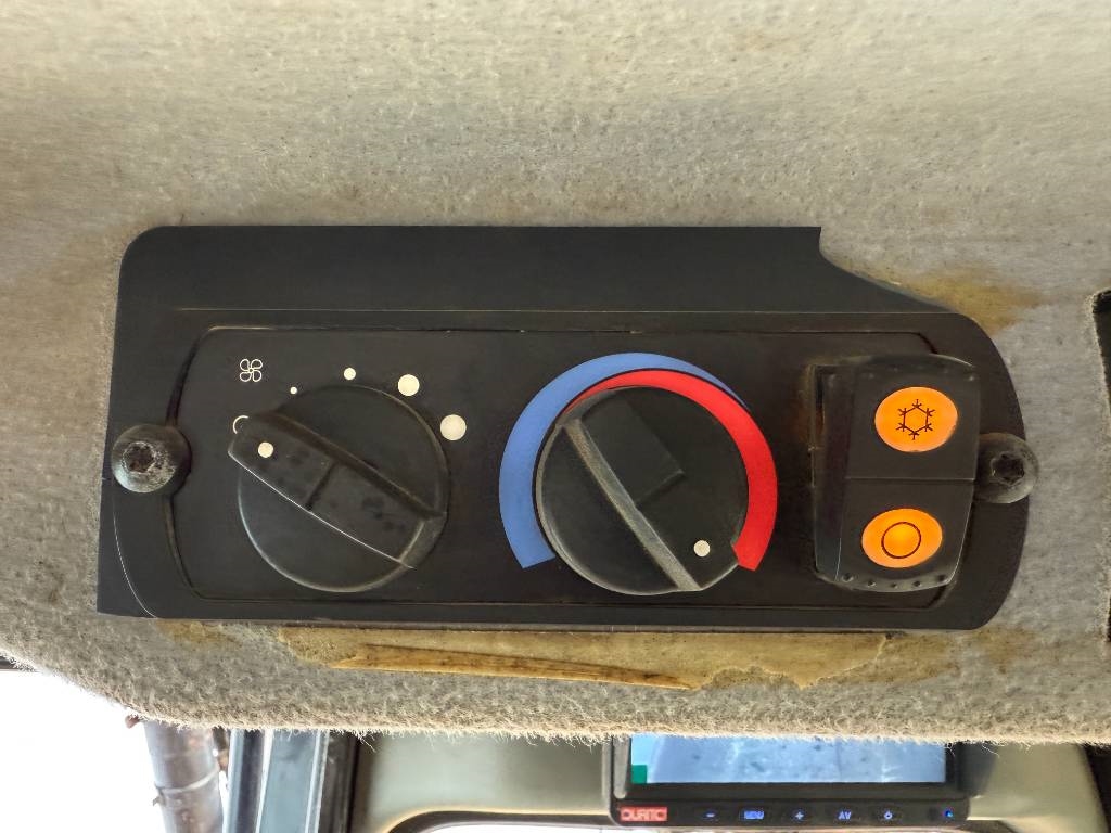 CAT D6T XW - 6 Way Blade / CE + EPA / Airco