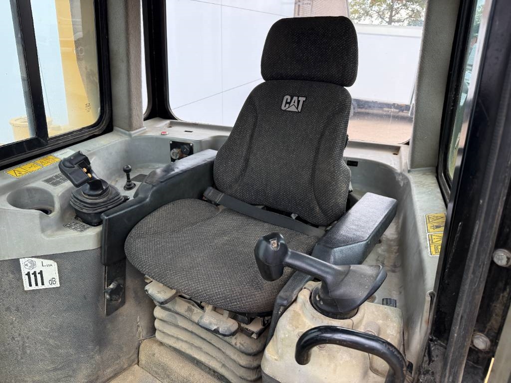 CAT D6T XW - 6 Way Blade / CE + EPA / Airco