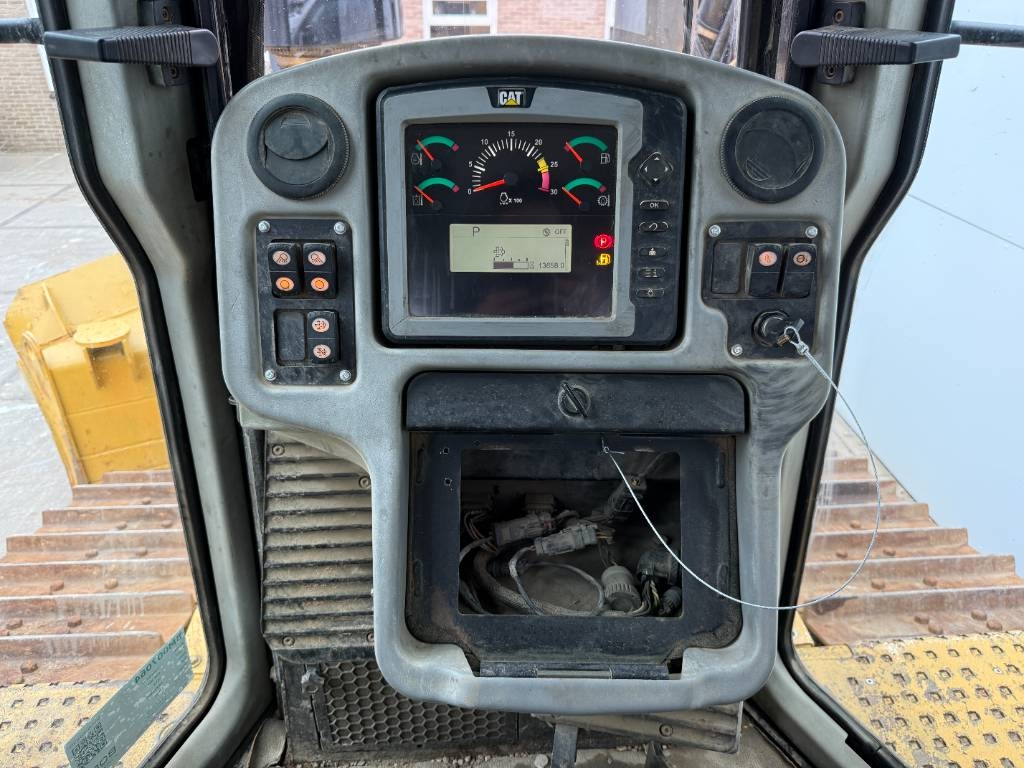 CAT D6T XW - 6 Way Blade / CE + EPA / Airco